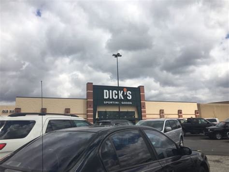 dick's sporting goods independence mo